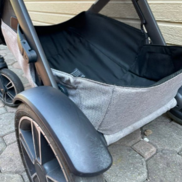 Nuna Demi Grow Double Stroller Gray Color - Picture 4 of 10